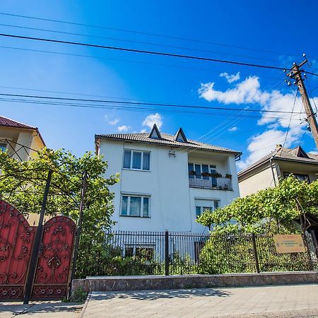 Guest House In Drachino สวาลยาวา ภายนอก รูปภาพ