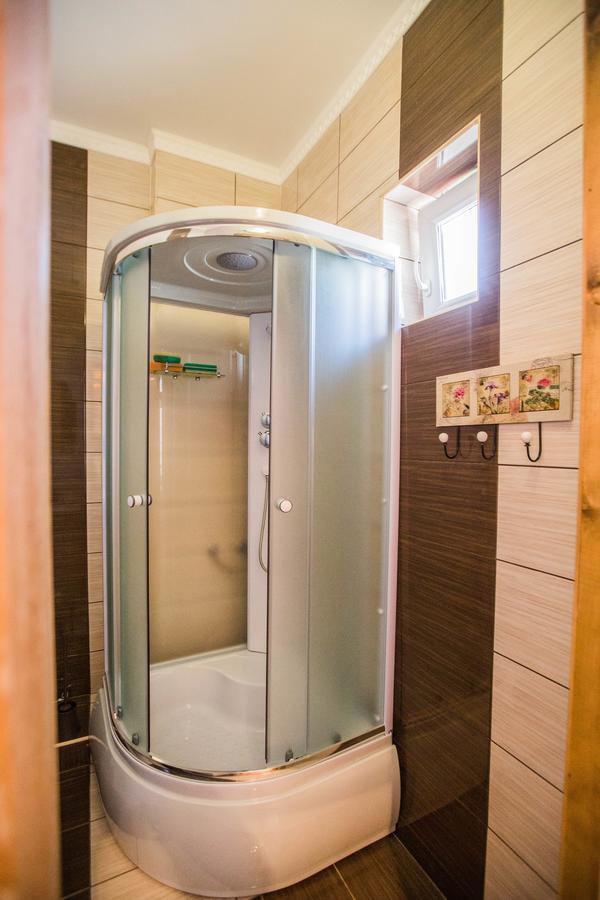 Guest House In Drachino สวาลยาวา ภายนอก รูปภาพ