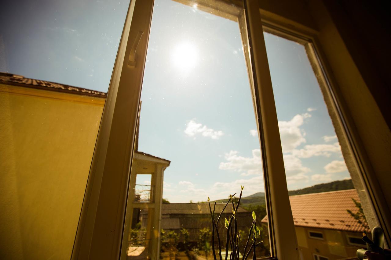 Guest House In Drachino สวาลยาวา ภายนอก รูปภาพ